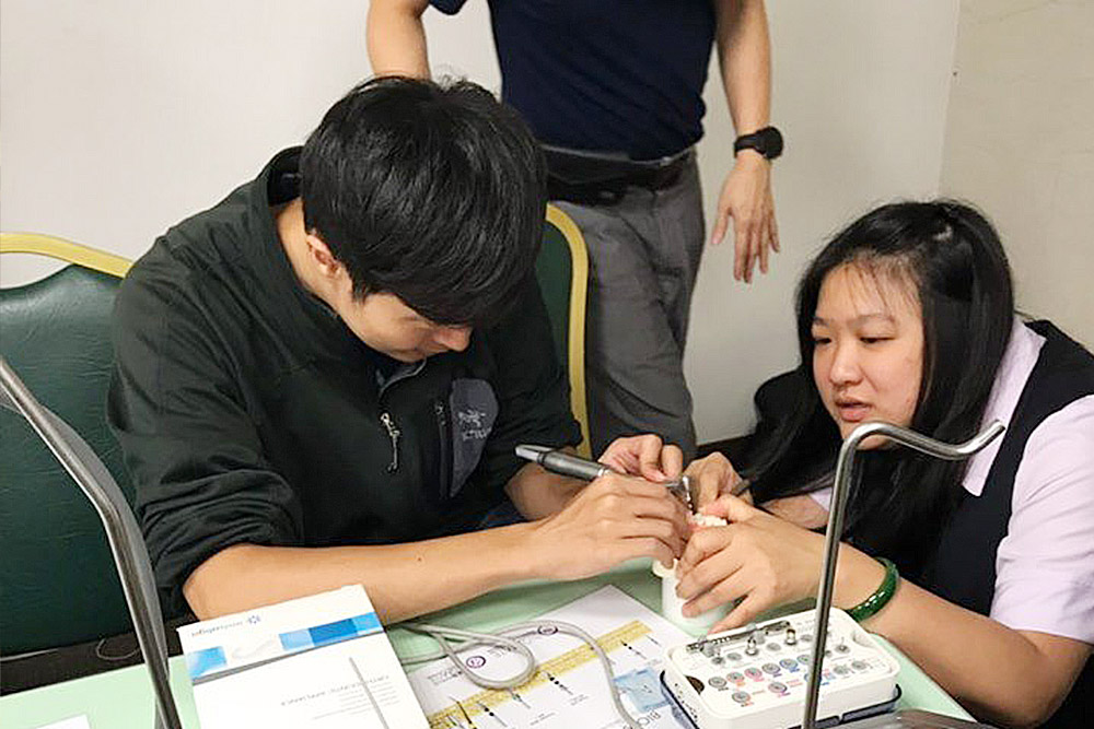 The Biomaterial team assisted the Taiwan branch of association of Asia reconstructive dentistry with implant hands-on course